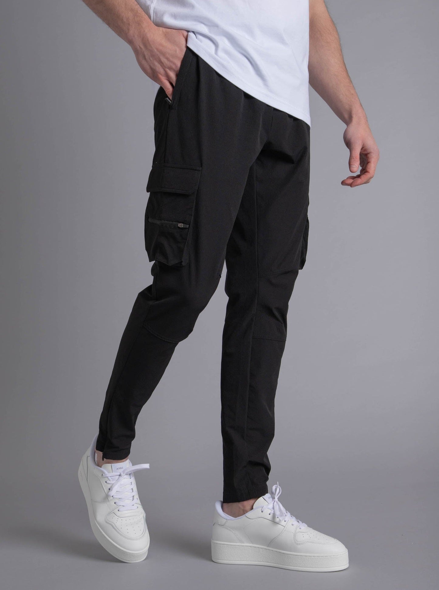 Tech Stretch Cargo Pant In Black