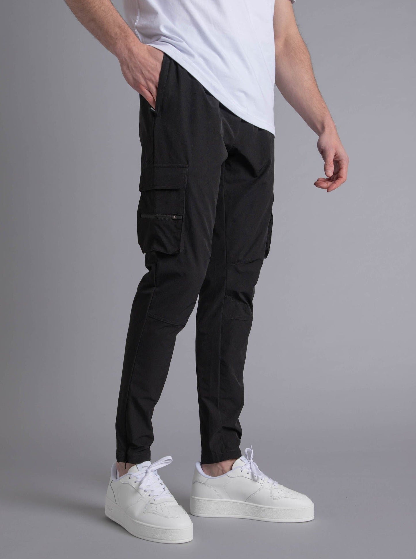 Tech Stretch Cargo Pant In Black