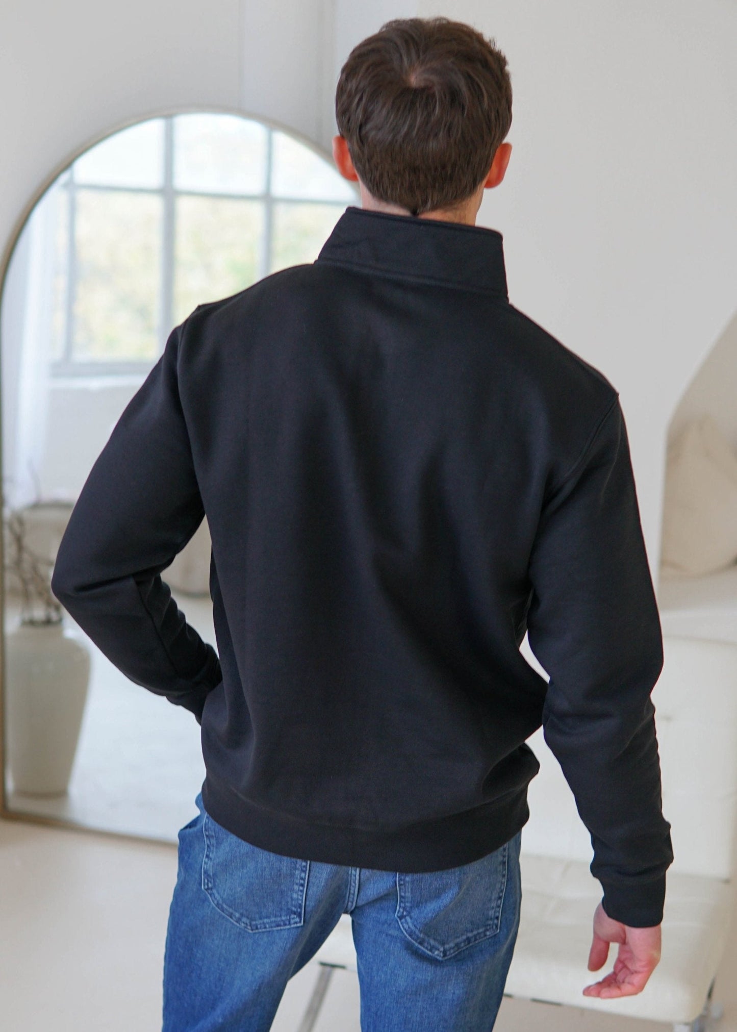 Essential Quarter Zip Sweatshirt In Black