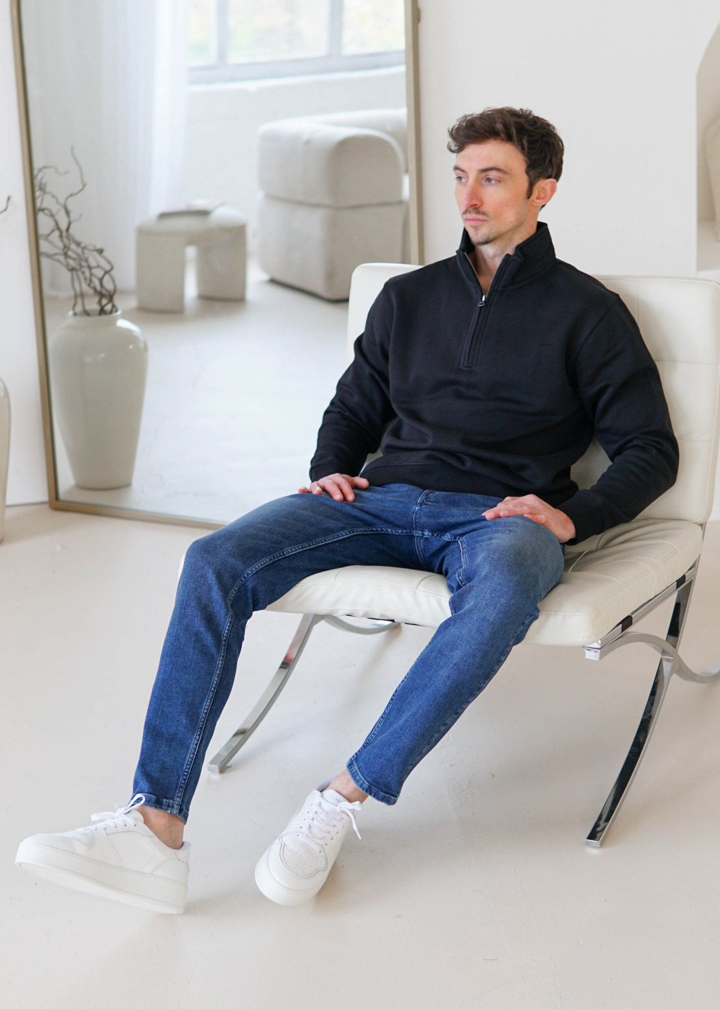 Essential Quarter Zip Sweatshirt In Black