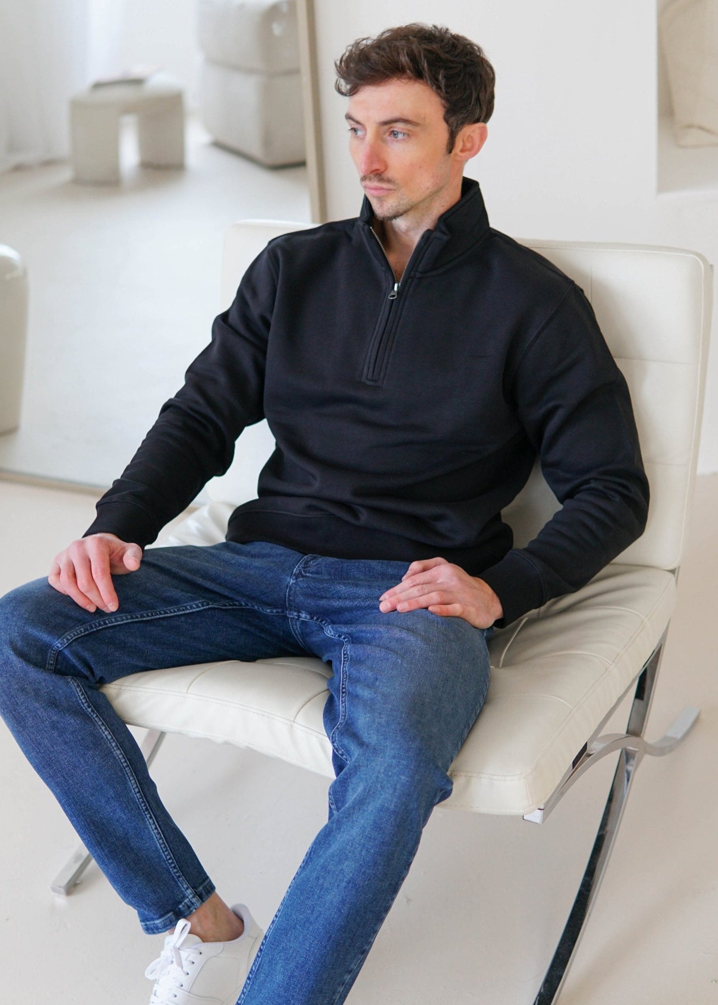 Essential Quarter Zip Sweatshirt In Black