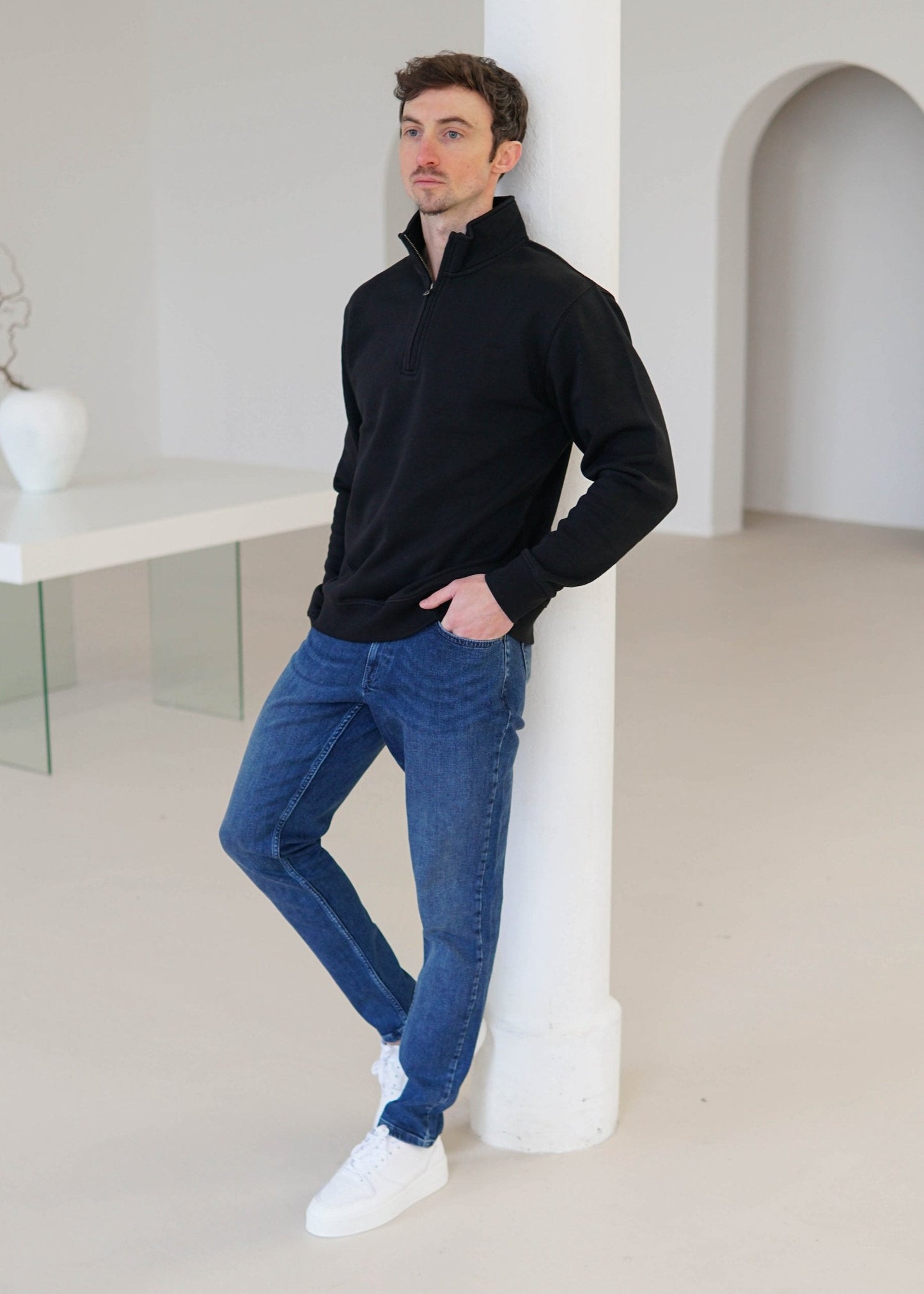 Essential Quarter Zip Sweatshirt In Black