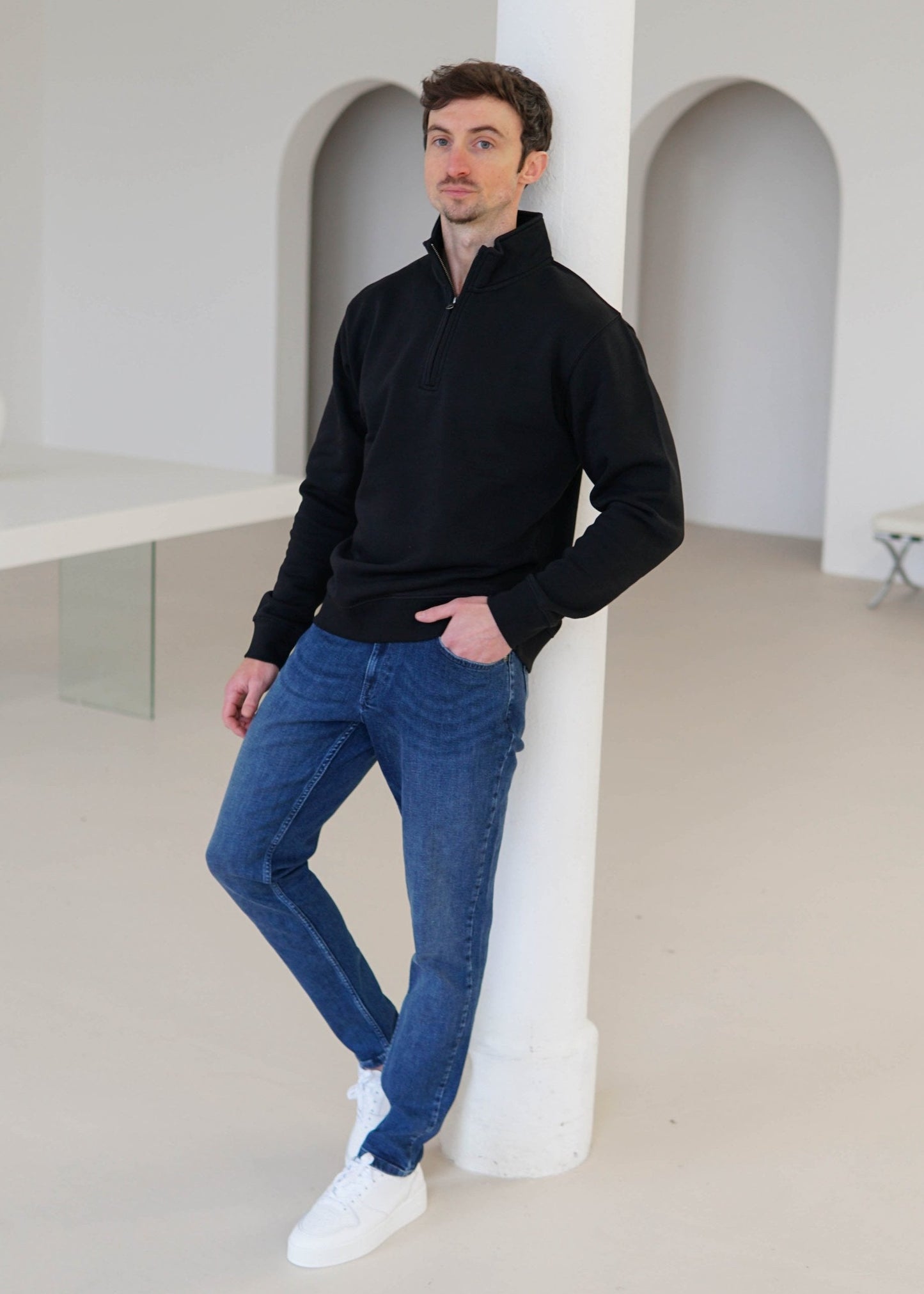 Essential Quarter Zip Sweatshirt In Black