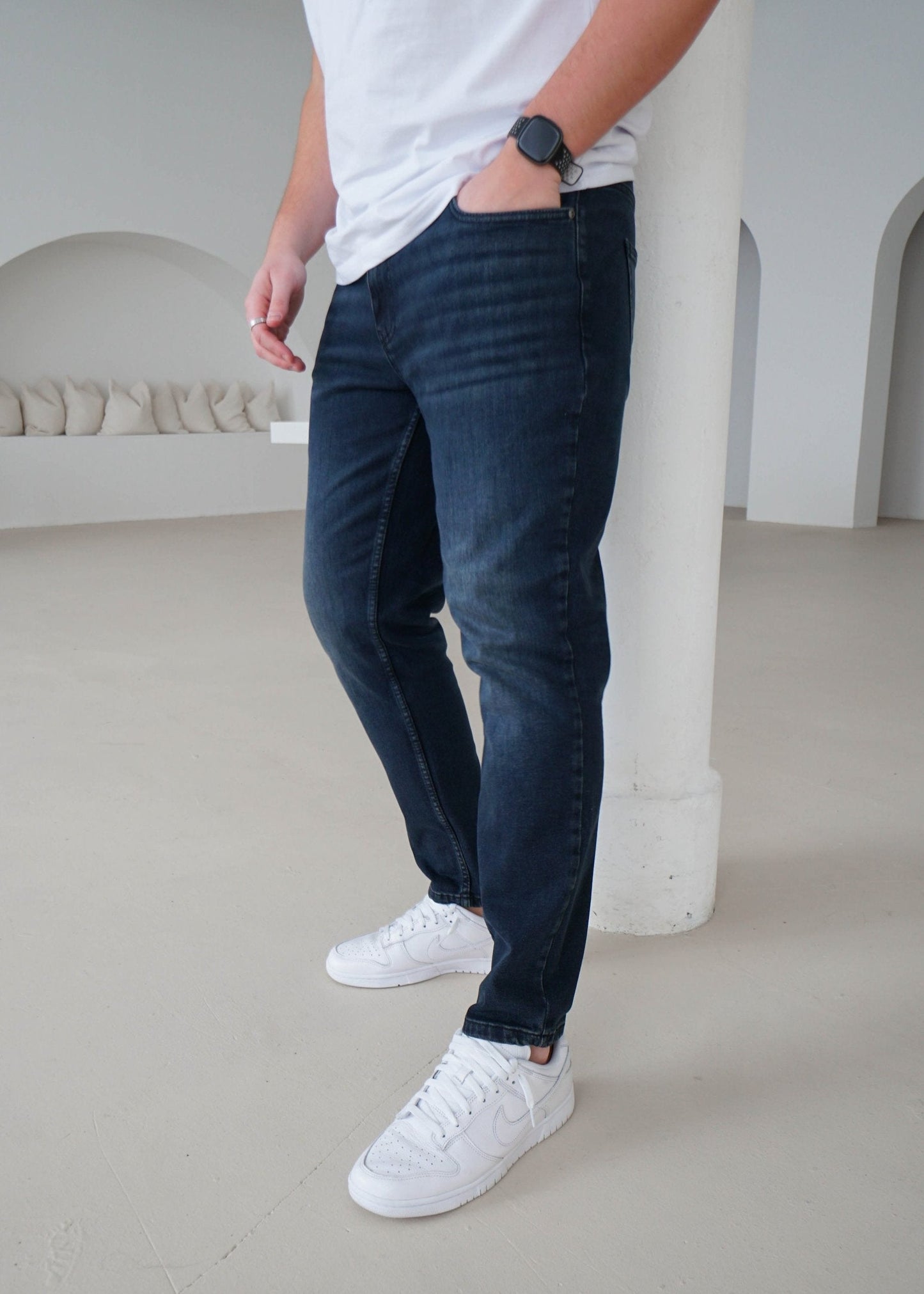 Relaxed Tapered Jeans In Midnight Dark Blue