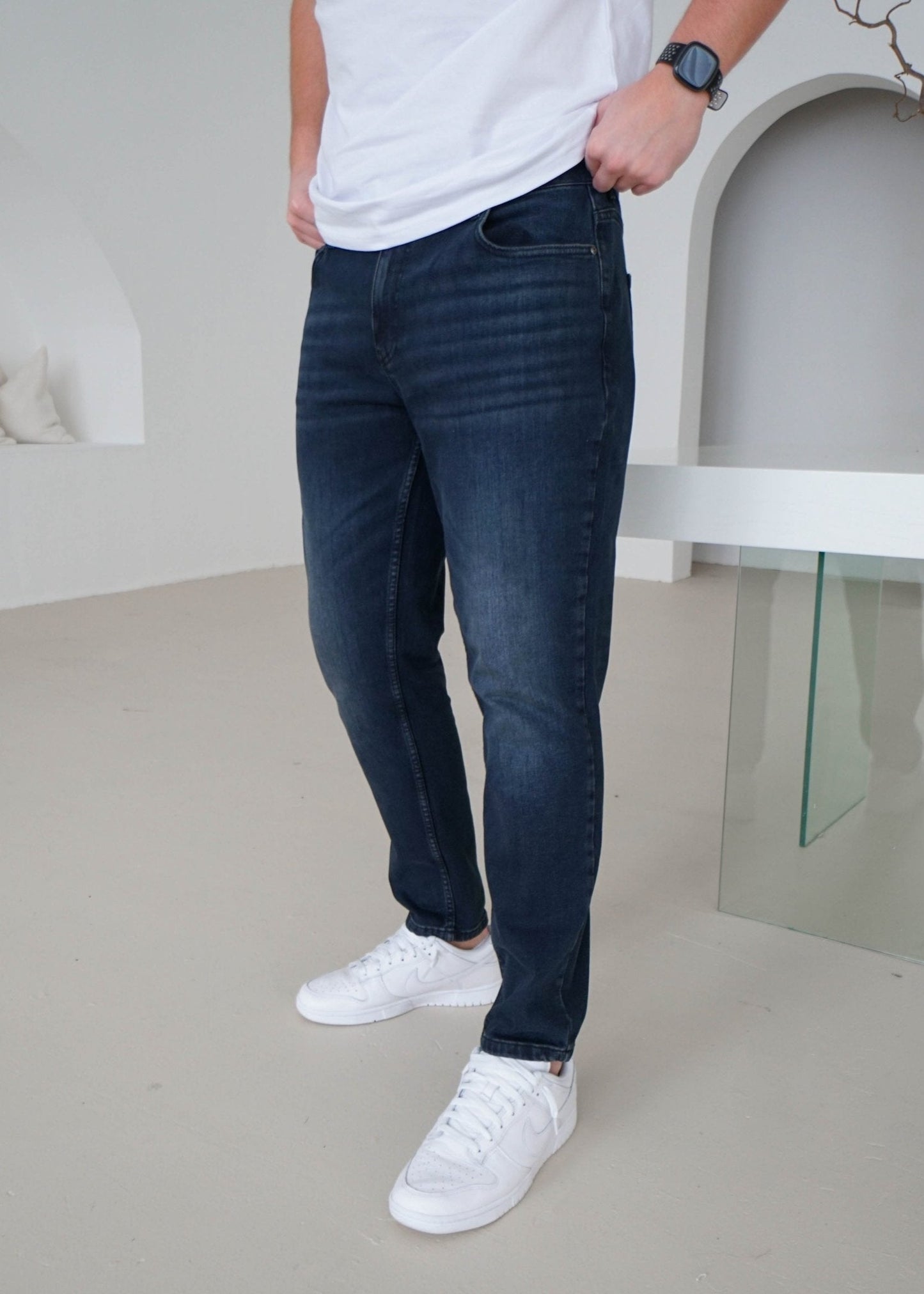 Relaxed Tapered Jeans In Midnight Dark Blue