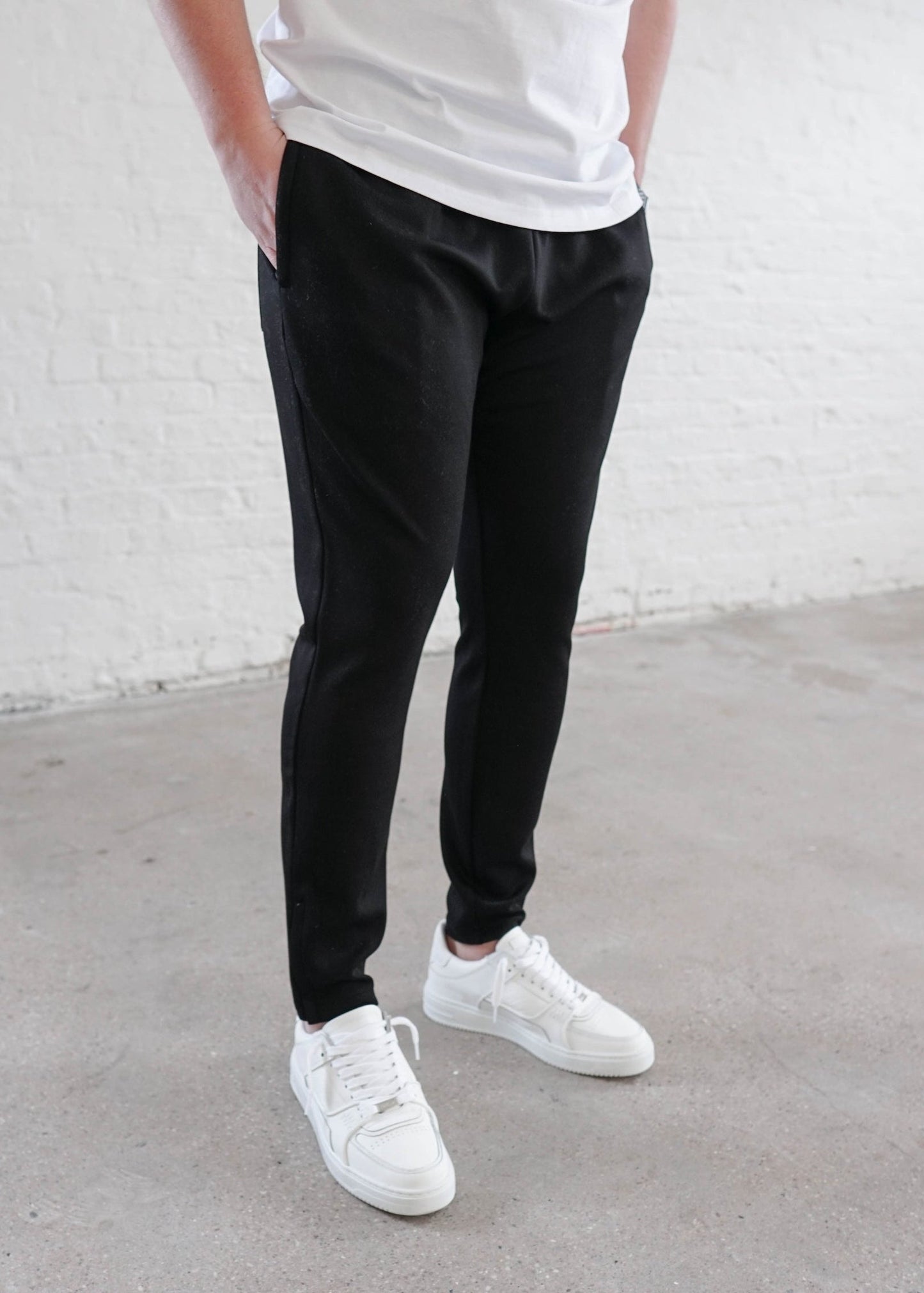 Luxe Aura Joggers In Black