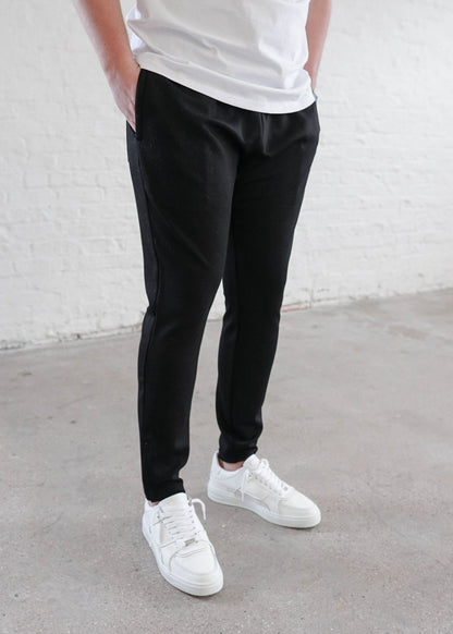 Luxe Aura Joggers In Black
